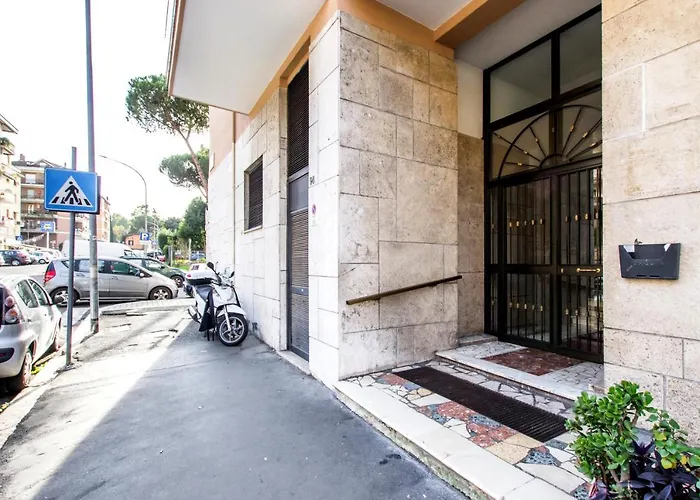 La Meraviglia- San Pietro - Vatican Area Roma